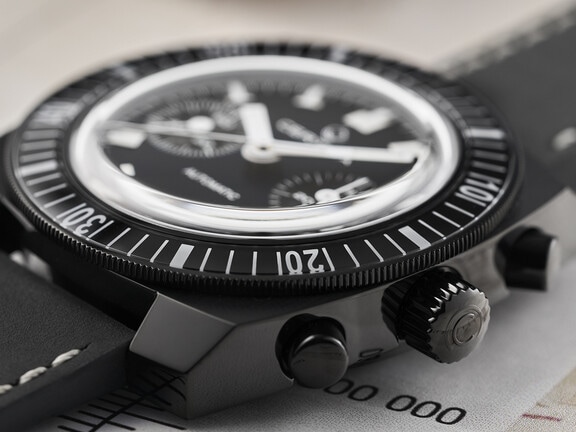 DS Chronograph Automatic 1968 Automatic Black NATO: SwissWatch | Certina